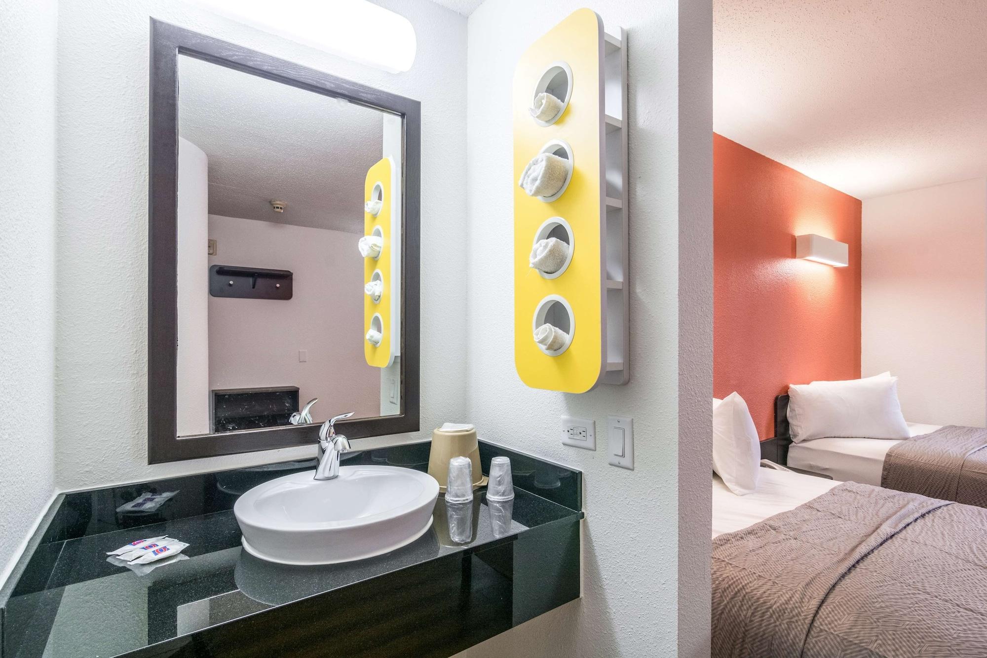 Motel 6-Harvey, Il Eksteriør billede